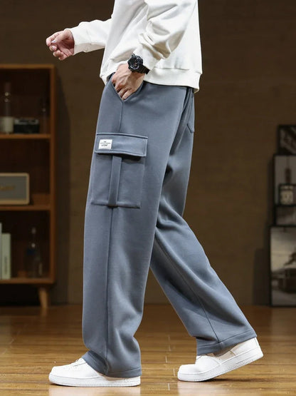 Liam | Stylish Men's Cargo Joggers with Utility Pockets for Comfort 4