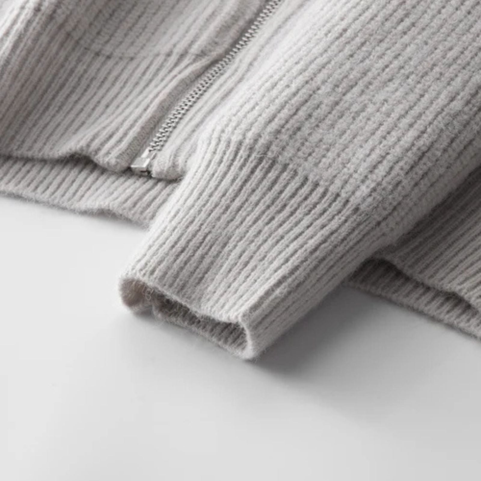 Liam | Stylish Men's Vest for Layering, Casual Looks, and Sophisticated Outfits 7