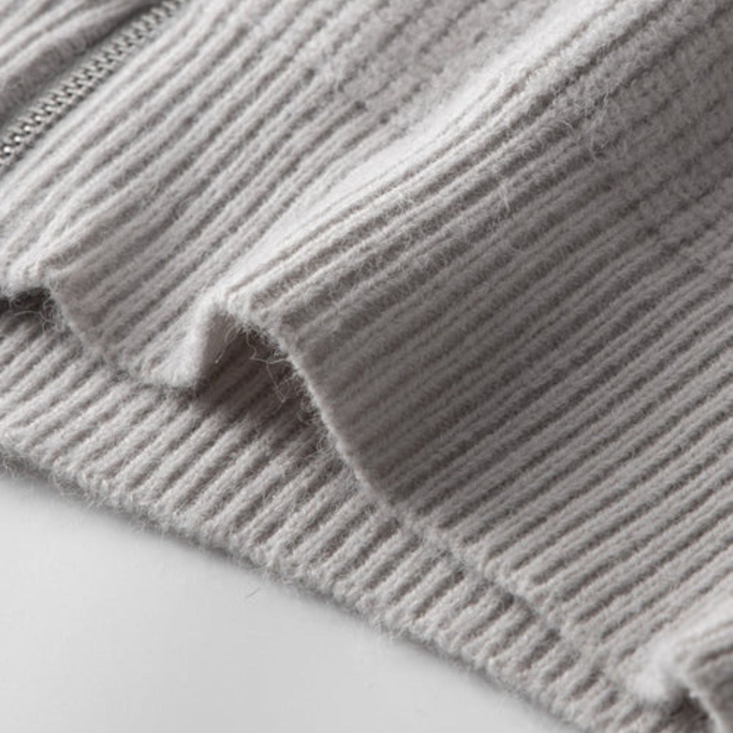 Liam | Stylish Men's Vest for Layering, Casual Looks, and Sophisticated Outfits 8